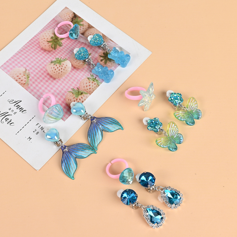 Bērnu klipsu auskari un gredzeni – roku darbs no plastmasas / sveķiem, karikatūru stila, vecums 6–10 gadi