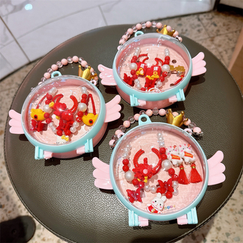 Rokām darināts bērnu kaklarotas komplekts ķīniešu stilā ar krellīšu ķēdi un resīna krones kulonu, daudzslāņu juvelierizstrādājums