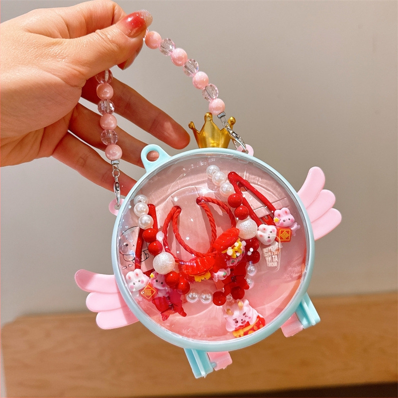 Rokām darināts bērnu kaklarotas komplekts ķīniešu stilā ar krellīšu ķēdi un resīna krones kulonu, daudzslāņu juvelierizstrādājums