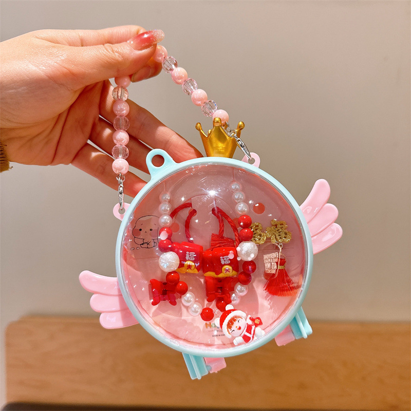 Rokām darināts bērnu kaklarotas komplekts ķīniešu stilā ar krellīšu ķēdi un resīna krones kulonu, daudzslāņu juvelierizstrādājums