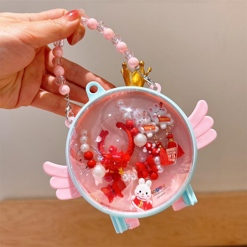 Rokām darināts bērnu kaklarotas komplekts ķīniešu stilā ar krellīšu ķēdi un resīna krones kulonu, daudzslāņu juvelierizstrādājums