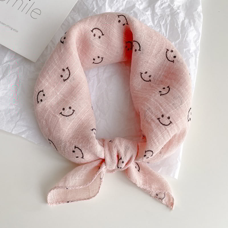 Παιδικό φουλάρι από βαμβάκι και λινό με χαριτωμένο χαμόγελο – ελαφρύ τετράγωνο σχέδιο, διατηρεί τη ζεστασιά