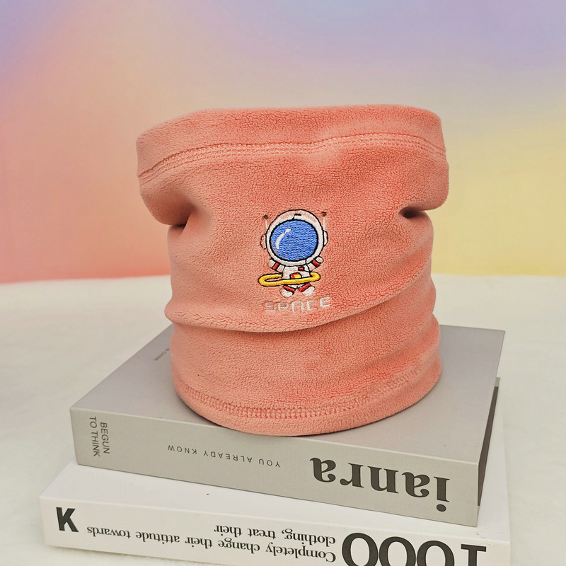 Unisex κασκόλ Ollie βελούδο με warp ύφανση, κεντημένο φινίρισμα, στυλ καρτούν, διατηρεί τη ζέστη