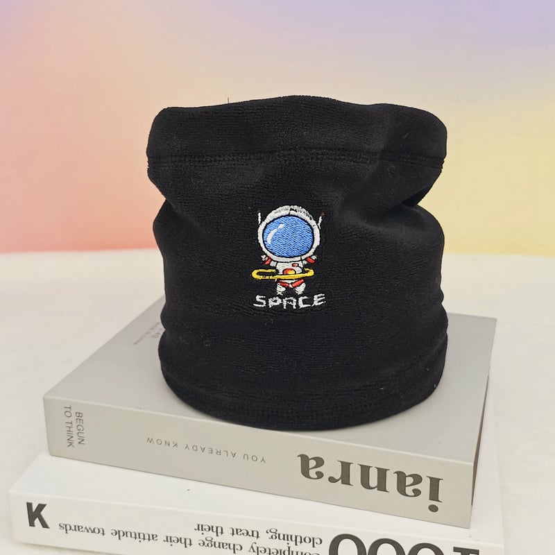 Unisex κασκόλ Ollie βελούδο με warp ύφανση, κεντημένο φινίρισμα, στυλ καρτούν, διατηρεί τη ζέστη