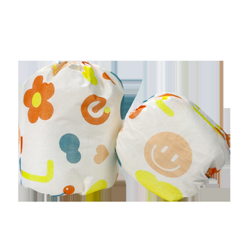 Vienkartinės rankovių apsaugos vaikams – audinys, dulkių apsauga, spausdintas logotipas, pakuotė 240 vnt