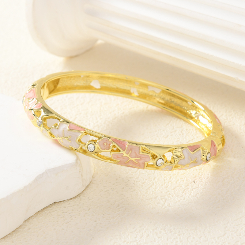 rokassprādze • cinka sakausējums • elektroplēšana • oriģinālais dizains • 30 g