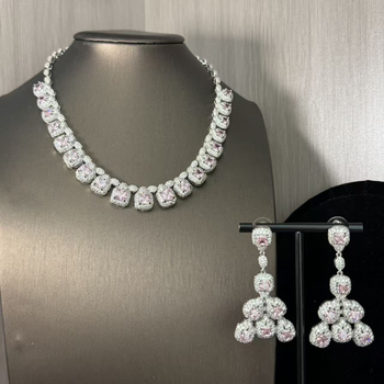 Női rézből készült fülbevaló és nyaklánc készlet, cirkónia medálokkal, elektroplakolt bevonat, szabályos lánccal