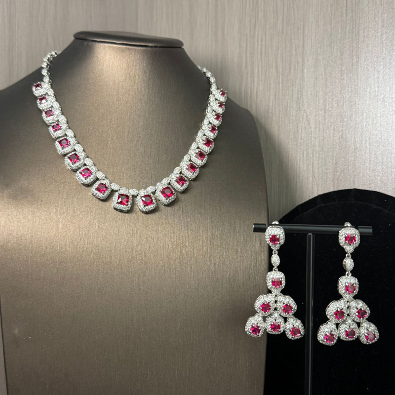 Női rézből készült fülbevaló és nyaklánc készlet, cirkónia medálokkal, elektroplakolt bevonat, szabályos lánccal