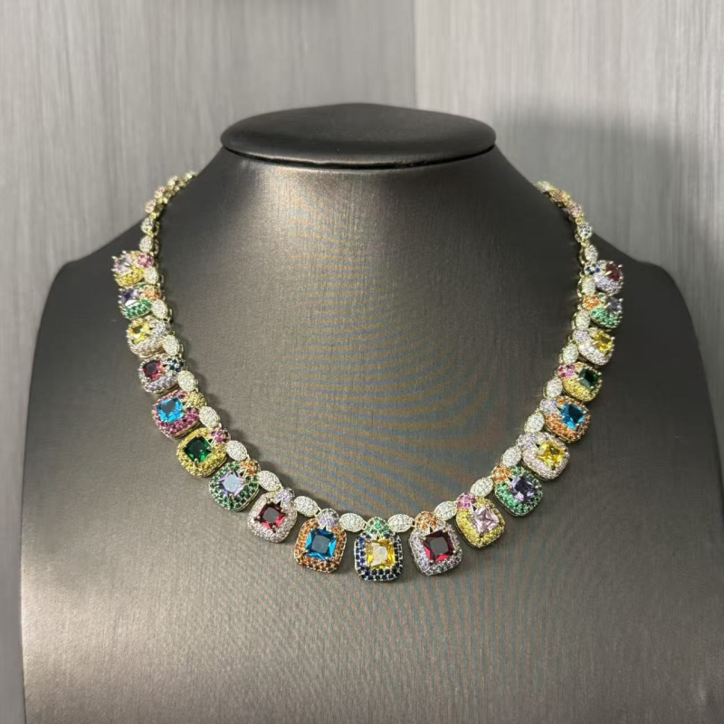 Női rézből készült fülbevaló és nyaklánc készlet, cirkónia medálokkal, elektroplakolt bevonat, szabályos lánccal