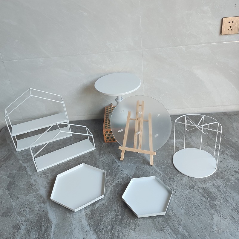 Железен стенд за десерти и торти, европейски стил, за чайно време и сладкиши