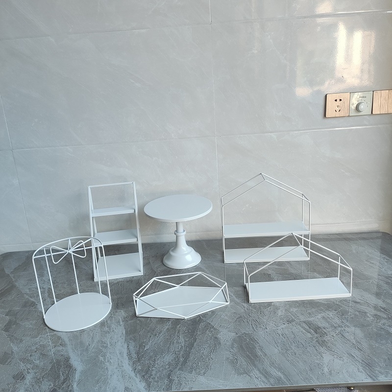 Железен стенд за десерти и торти, европейски стил, за чайно време и сладкиши