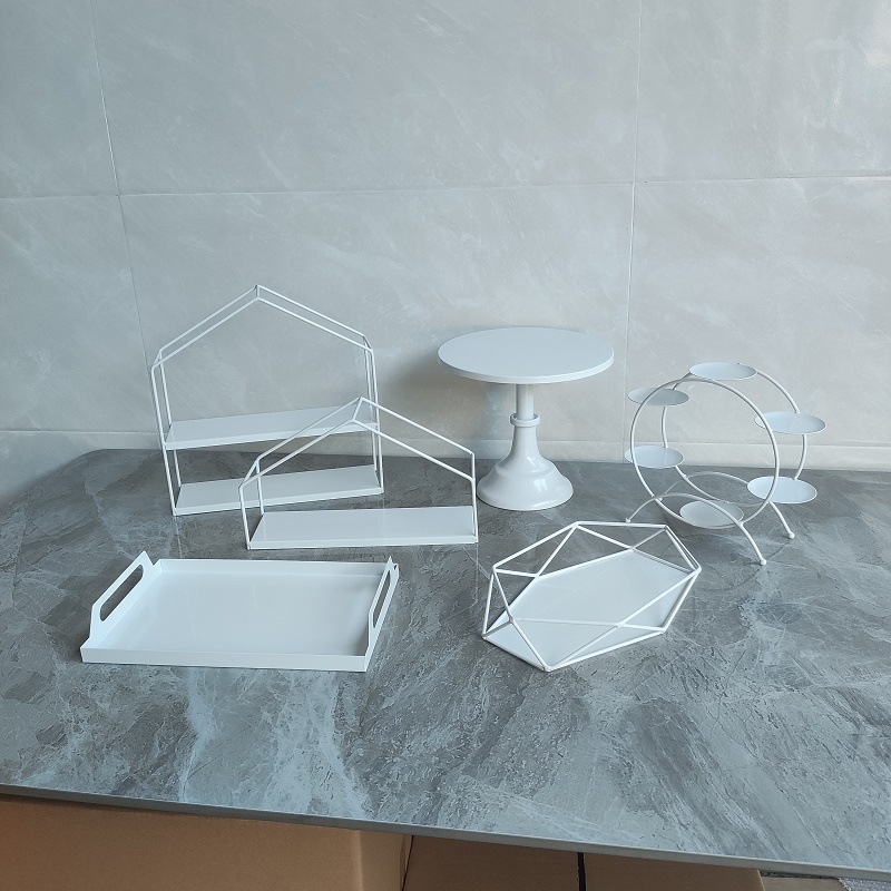 Железен стенд за десерти и торти, европейски стил, за чайно време и сладкиши