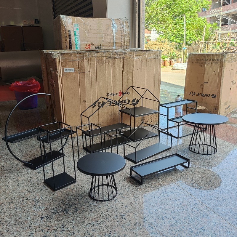 Железен стенд за десерти и торти, европейски стил, за чайно време и сладкиши