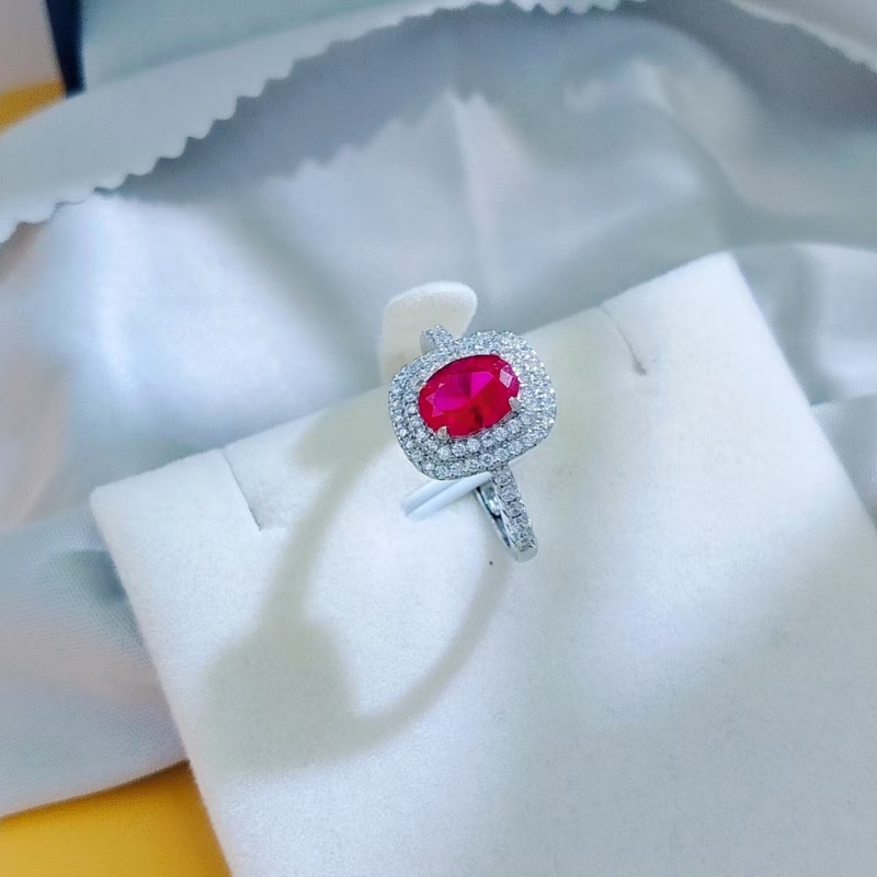 Set nakita: naušnice, ogrlica i privjesak; bakar prelakiran srebro s umetnutim sintetičkim dragim kamenjem; O-lanac; Kangzhixin Jewelry