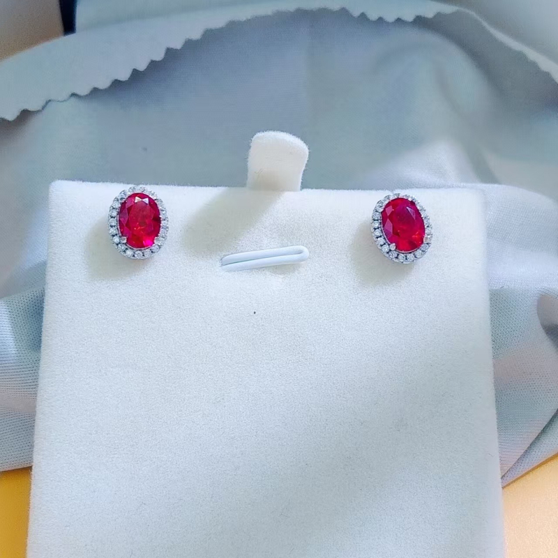 Set nakita: naušnice, ogrlica i privjesak; bakar prelakiran srebro s umetnutim sintetičkim dragim kamenjem; O-lanac; Kangzhixin Jewelry