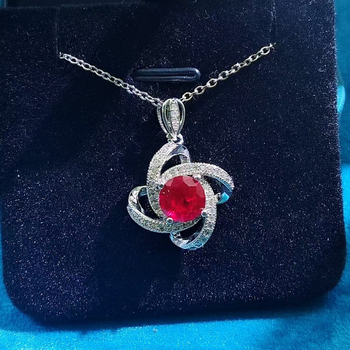 Srebrno pokriveni modni set nakita s motivom četiri lista, otvoreni prsten, naušnice i ogrlica, sintetički kamen.