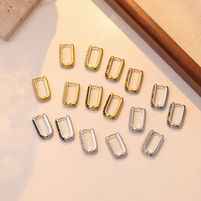 Kõrvarõngad — U-kujuline disain; titánterasest; elektroplaadimine; lihtne stiil