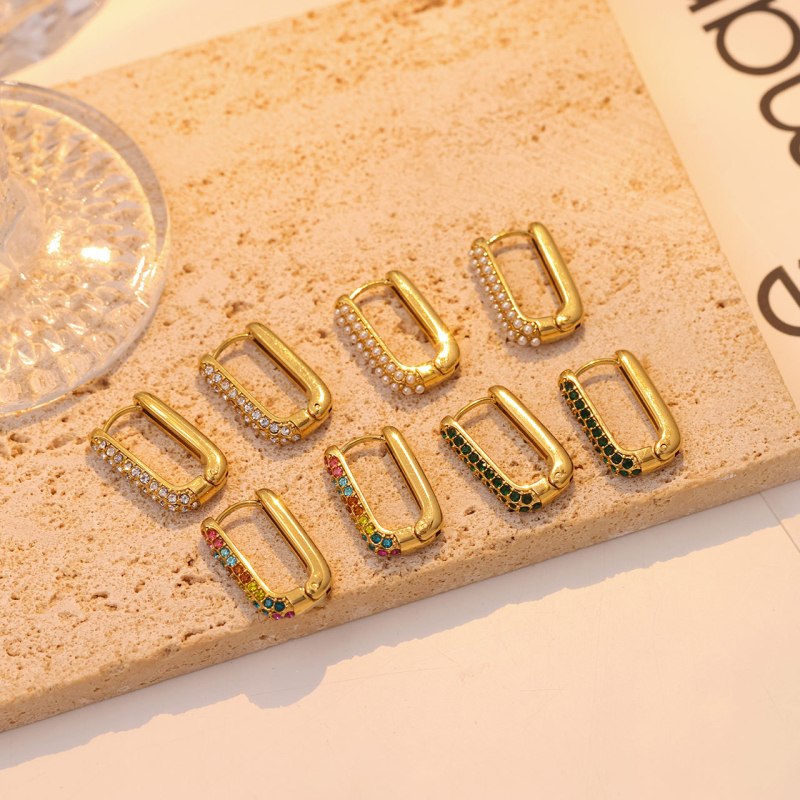 Kõrvarõngad — U-kujuline disain; titánterasest; elektroplaadimine; lihtne stiil