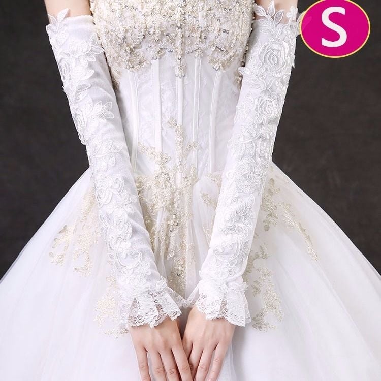 Kāzu cimdi no mežģīnēm, garie un plānie, mežģīņu materiāls (Zīmols: Unique; Noliktavā; Vasaras 2021)