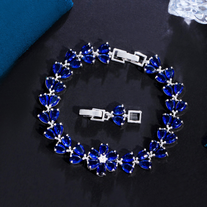 Гривна, месинг, електропокритие, геометричен дизайн, свеж и сладък стил, подарък за годишнина