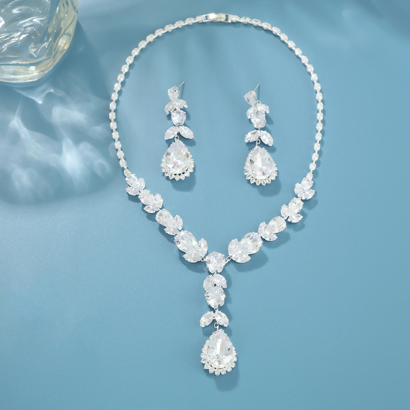 Set ogrlice i naušnica s cvjetnim dragim kamenjem, cirkon ugradnja, bakreni nakit, običan lančić, svjež i sladak stil, proljeće 2025