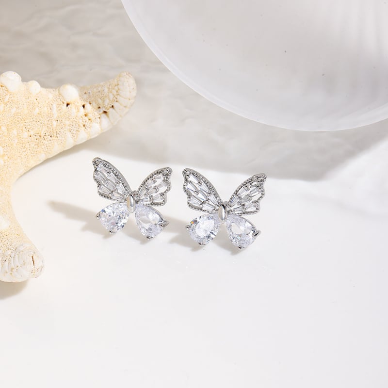 Réz fülbevaló és nyaklánc készlet O-gyűrű lánccal, medál vegyes kövekkel, motívum pillangó/insekt