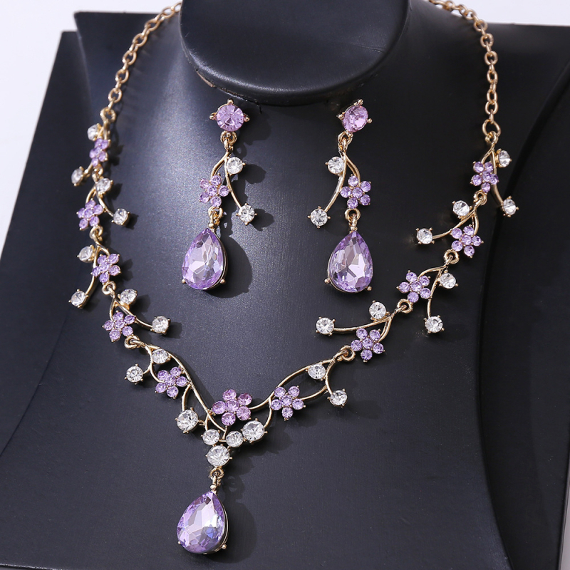 Set ogrlice i naušnica — cvjetni oblik s rhinestones, križni lanac, rhinestone privjesak, Zima 2024, osobni stil