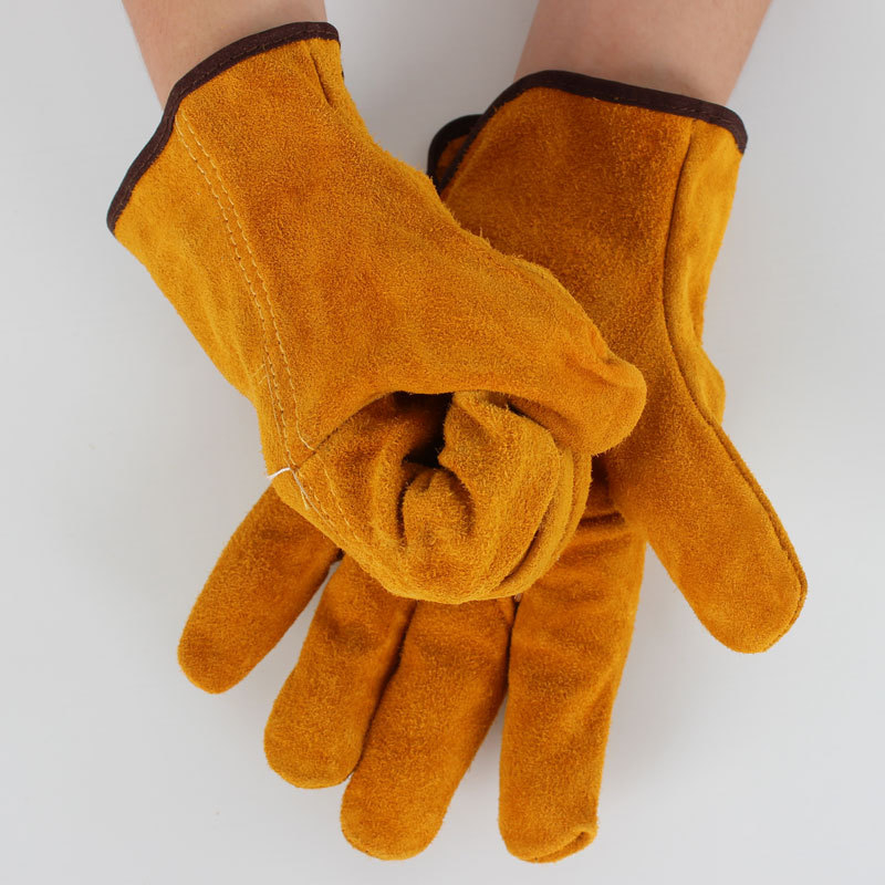 Metināšanas cimdi īsa garuma, no pilnas govs ādas, divslāņaini, ar siltumizolāciju, izturīgi pret augstām temperatūrām