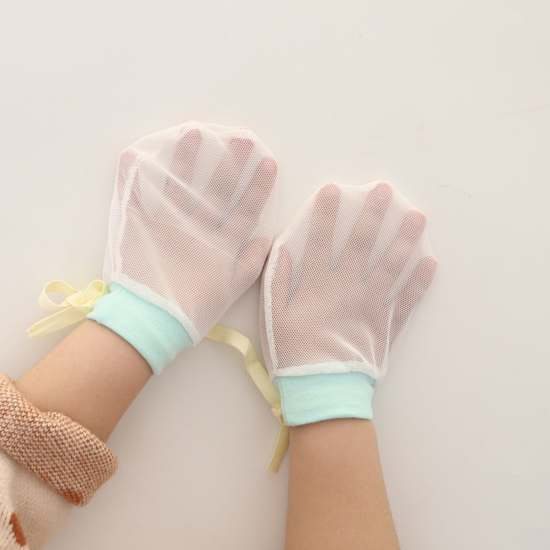 Mănuși pentru bebeluși anti-zgâriere din mătase tip ice silk, cu șnur reglabil – transparente, elastice, pentru toate sezoanele