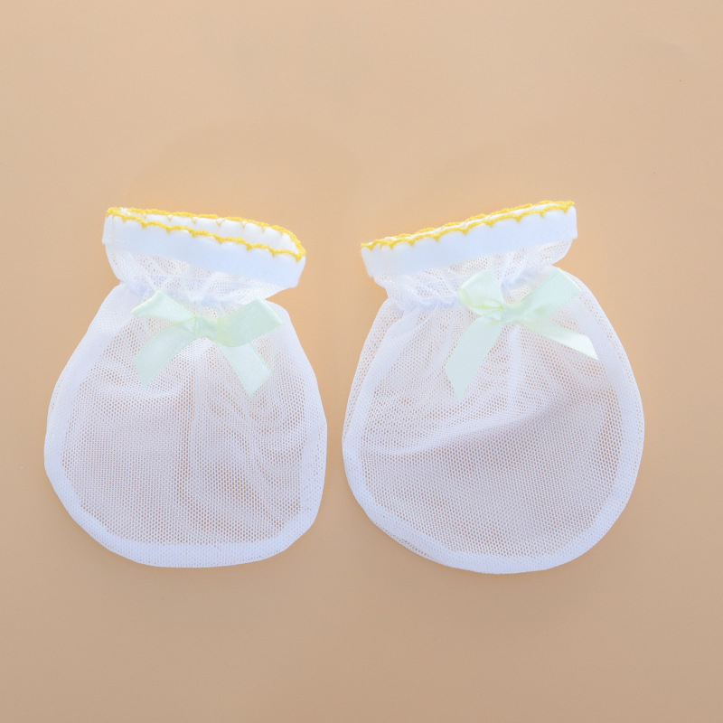 Mănuși pentru bebeluși anti-zgâriere din mătase tip ice silk, cu șnur reglabil – transparente, elastice, pentru toate sezoanele