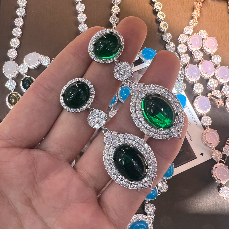 Bakreni set nakita — VIVENTE, elektroplatirano, ogrlica + naušnice + ručni dodaci, retro stil