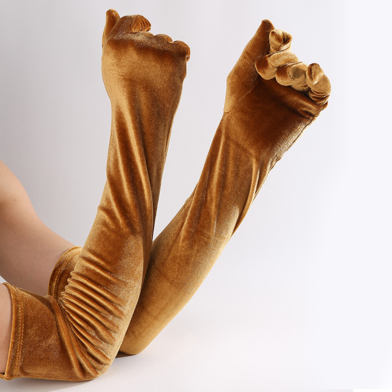 Sievietēm garas samta elastīgās cimdi, siltas ziemai un rudenim, vakara pasākumiem (bankets, balles, opera, dejošana) — materiāls: samts; funkcija: termiska; stils: oriģinālais dizains