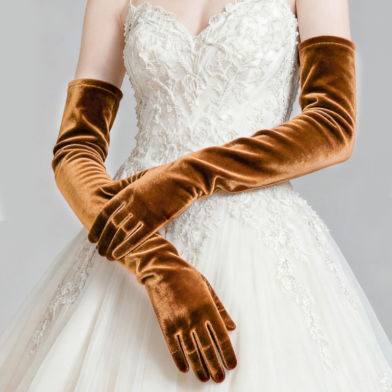 Sievietēm garas samta elastīgās cimdi, siltas ziemai un rudenim, vakara pasākumiem (bankets, balles, opera, dejošana) — materiāls: samts; funkcija: termiska; stils: oriģinālais dizains