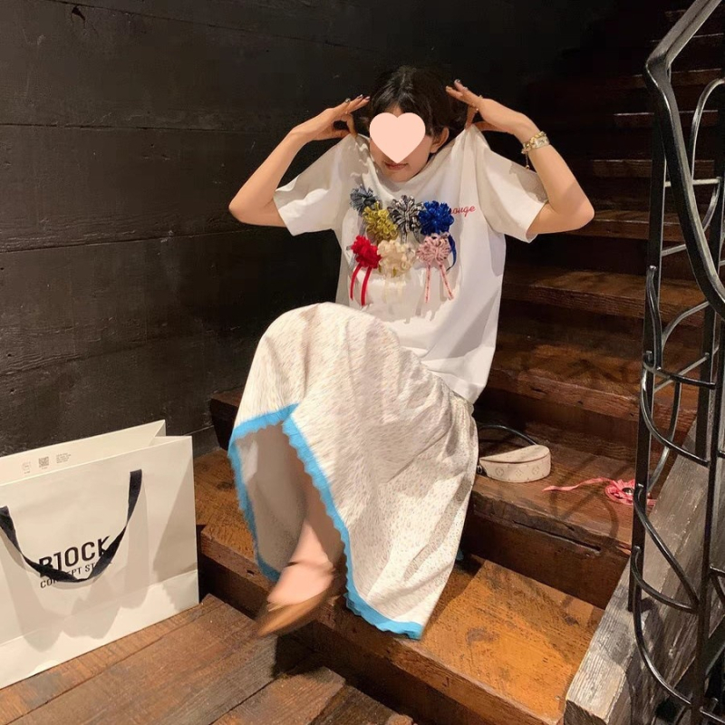 Broš s cvijetom, mješavina materijala, ljepilo, dekorativna i dvostruka upotreba, jednostavan stil