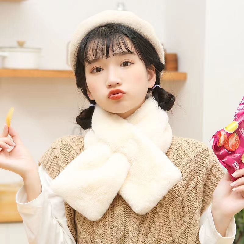 Šalle ar krustveida dizainu un kažokādas apkakli no mākslīgās Rex lapsas kažokādas (akrila materiāls; Rex lapsas imitācija; piemērots rudenim un ziemai)