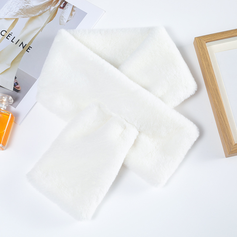 Šalle ar krustveida dizainu un kažokādas apkakli no mākslīgās Rex lapsas kažokādas (akrila materiāls; Rex lapsas imitācija; piemērots rudenim un ziemai)