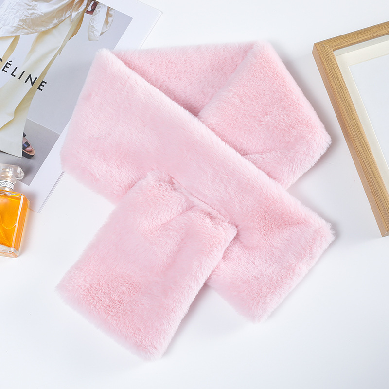 Šalle ar krustveida dizainu un kažokādas apkakli no mākslīgās Rex lapsas kažokādas (akrila materiāls; Rex lapsas imitācija; piemērots rudenim un ziemai)