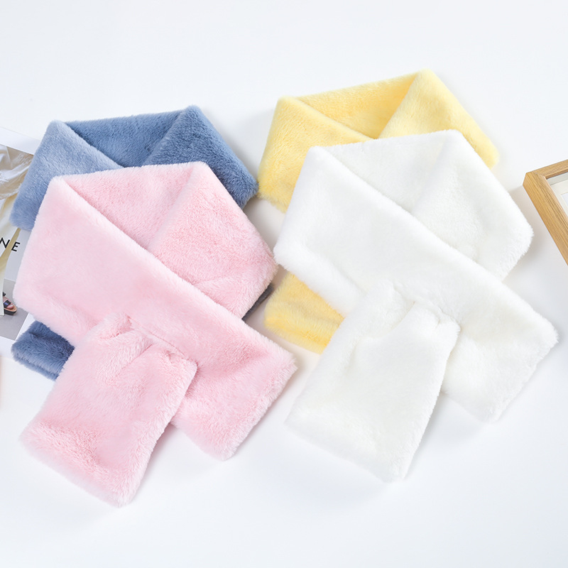 Šalle ar krustveida dizainu un kažokādas apkakli no mākslīgās Rex lapsas kažokādas (akrila materiāls; Rex lapsas imitācija; piemērots rudenim un ziemai)