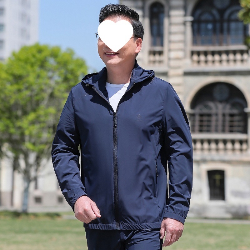 Vīriešu saules aizsardzības krekls no plānas ice-silk auduma, brīvs griezums, noņemama kapuce un rāvējslēdzējs priekšā