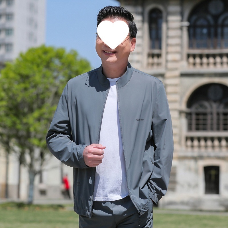 Vīriešu saules aizsardzības krekls no plānas ice-silk auduma, brīvs griezums, noņemama kapuce un rāvējslēdzējs priekšā