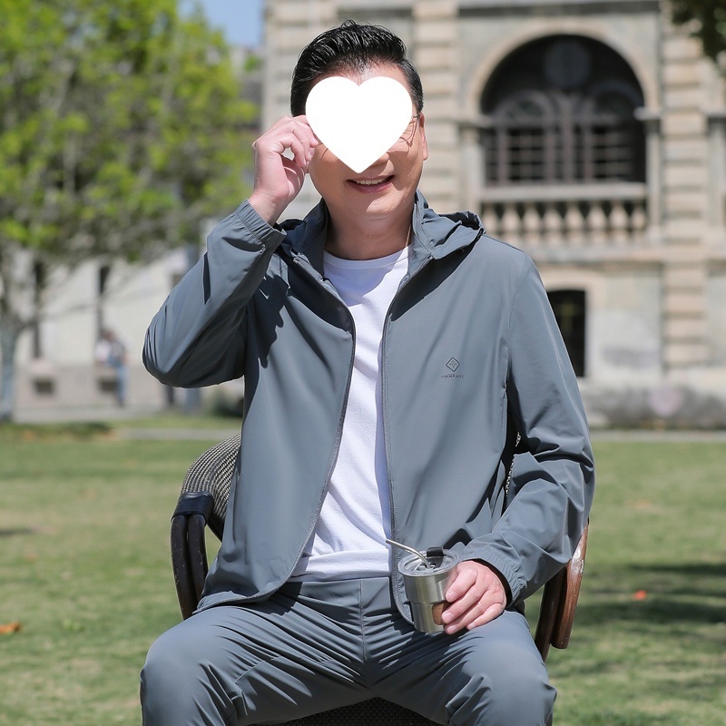 Vīriešu saules aizsardzības krekls no plānas ice-silk auduma, brīvs griezums, noņemama kapuce un rāvējslēdzējs priekšā