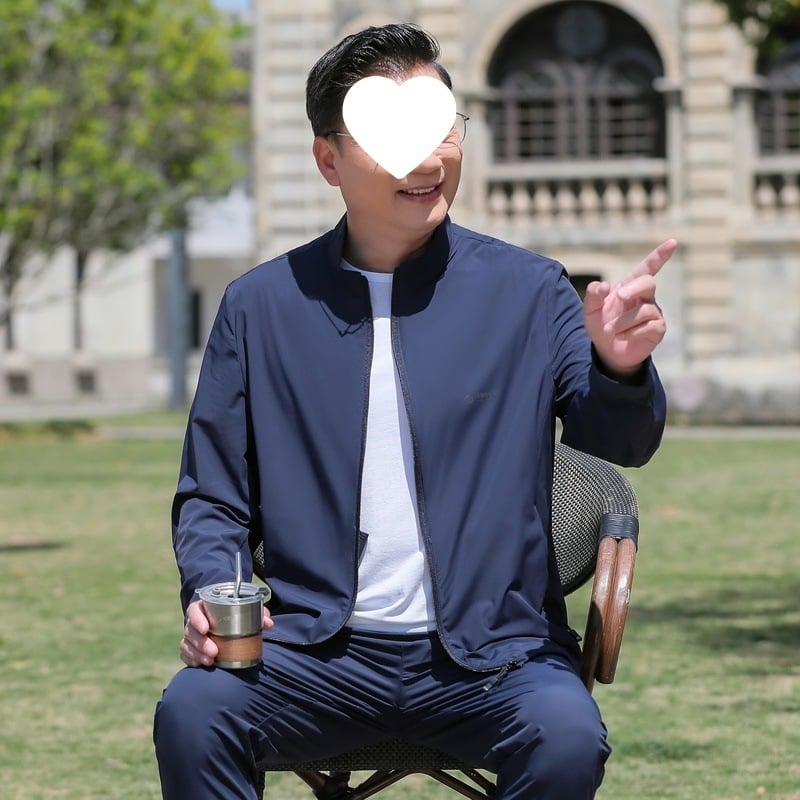 Vīriešu saules aizsardzības krekls no plānas ice-silk auduma, brīvs griezums, noņemama kapuce un rāvējslēdzējs priekšā