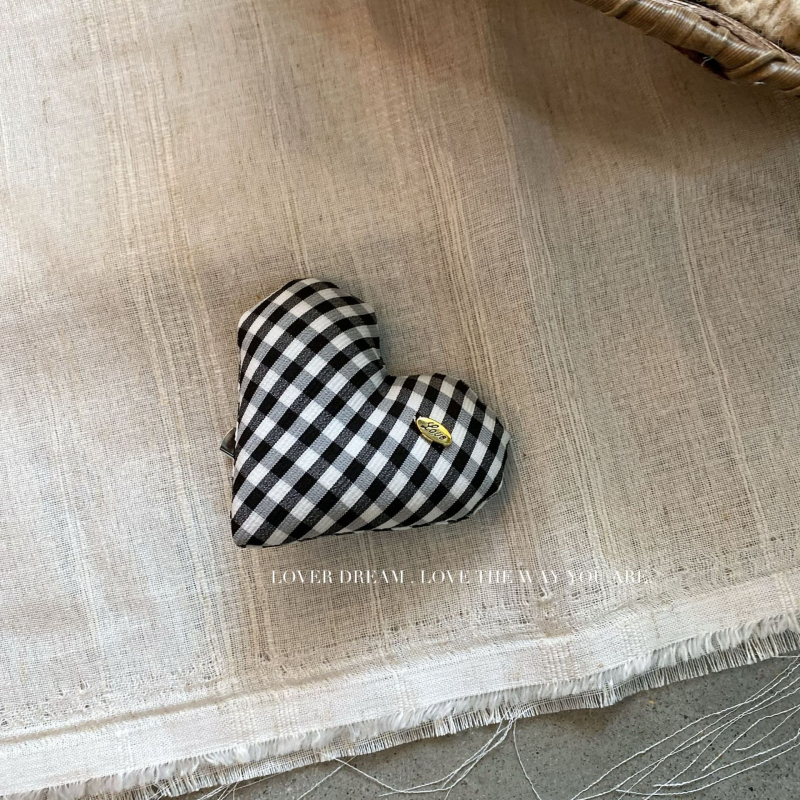 Srca oblika broš s elektroplatiranim premazom, mješani materijali, korejski stil, dvostruka upotreba, zima 2024