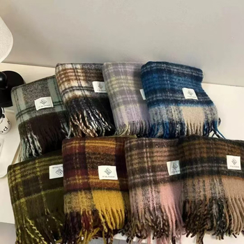 Ženski karirani šal - warp knitting, jacquard, održava toplinu, zima (polyester 71–80%)