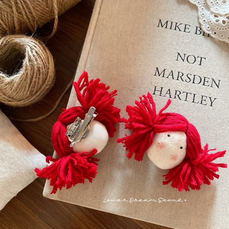 Broš za odjeću – ručno izrađeni, mješavina materijala, motiv mačice i djevojčice, korejski stil, dvostruka upotreba