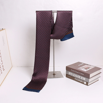 Мъжки шал от коприна, сатенена тъкан, размери 158 × 26 см, 100% коприна, флорална шарка с пръскане, есен 2024