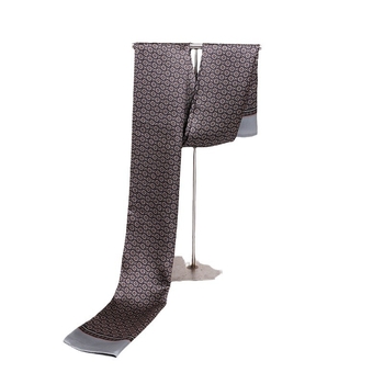 Мъжки шал от коприна, сатенена тъкан, размери 158 × 26 см, 100% коприна, флорална шарка с пръскане, есен 2024