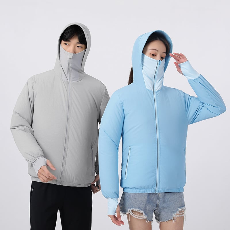 Kapučve viegla neilona jaka ar iebūvētu dzesēšanas ventilatoru, brīvā piegriezuma, UV aizsardzība 30, rāvējslēdzēja kabatas