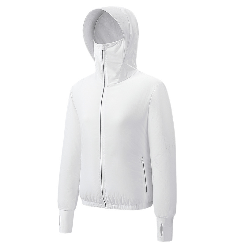 Kapučve viegla neilona jaka ar iebūvētu dzesēšanas ventilatoru, brīvā piegriezuma, UV aizsardzība 30, rāvējslēdzēja kabatas