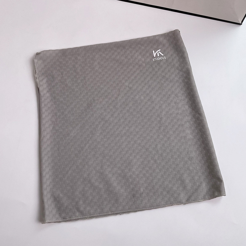 Maska za zaštitu od sunca za cijelo lice s integriranim vratom, poliester 51–60%.